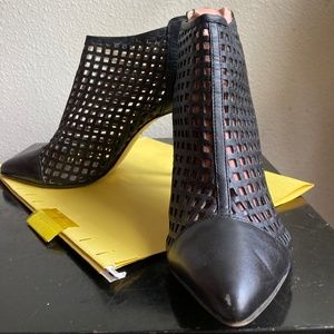 Gladiator stiletto. LUCILLA BALLABIO